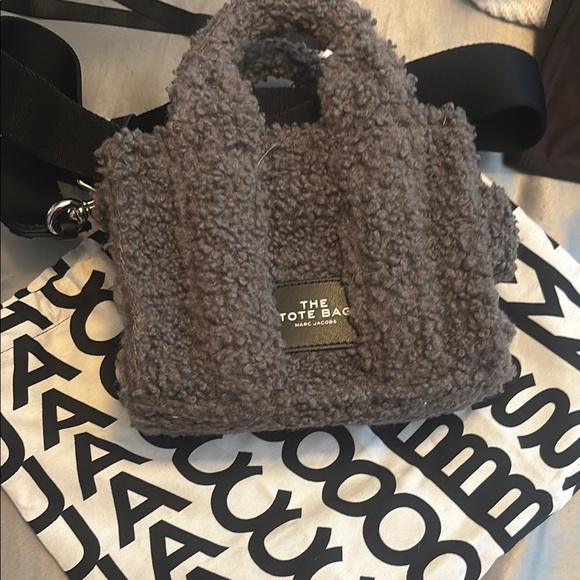 Marc Jacobs Gray Textured Tote Bag - Picture 1 of 2